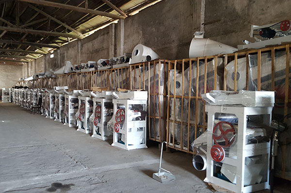 湘潭市長(zhǎng)城農(nóng)業(yè)機(jī)械有限公司,湘潭農(nóng)業(yè)機(jī)械,機(jī)械及配件經(jīng)營(yíng),橡膠制品銷售 湘潭市長(zhǎng)城農(nóng)業(yè)機(jī)械有限公司,湘潭農(nóng)業(yè)機(jī)械,機(jī)械及配件經(jīng)營(yíng),橡膠制品銷售